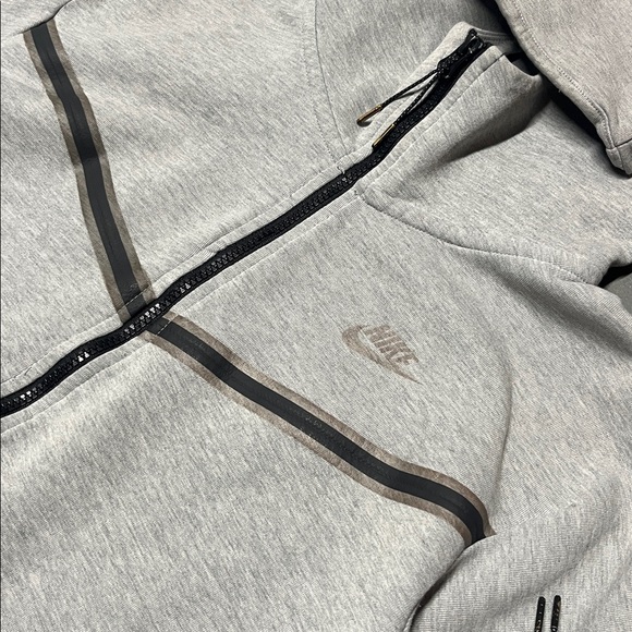 Nike tech - Picture 3 of 8